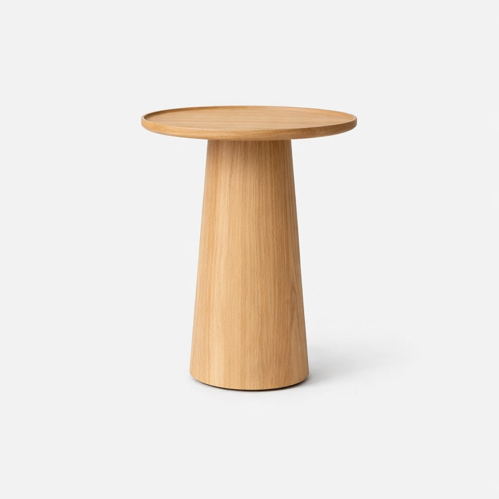 Mesa Lateral Luna 45x60cm Marcato em madeira maciça tauari versão ampla com acabamento Carvalho Americano ou Ebanizado para sala premium