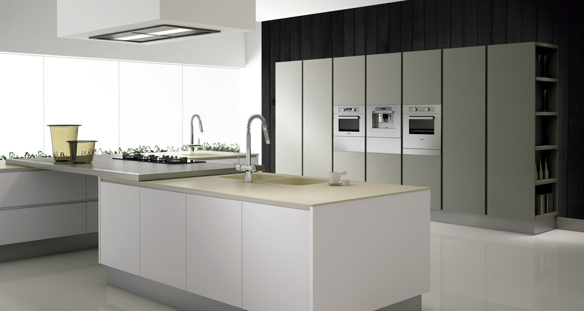 Cozinha Profilo Marcato — vista detalhada da régua linear em alta marcenaria