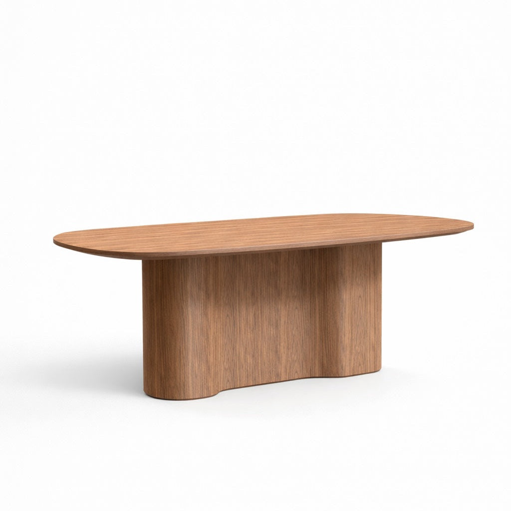 Mesa Orgânica Marcato em madeira maciça com formas fluidas e design exclusivo para sala de jantar